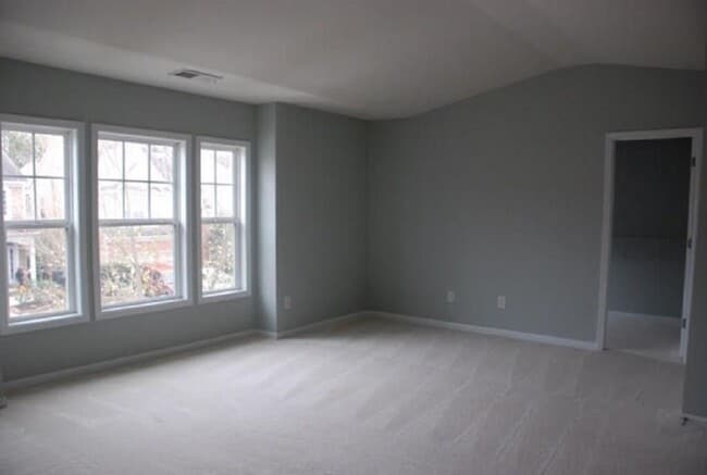 Photo - 5720 Weddington Dr