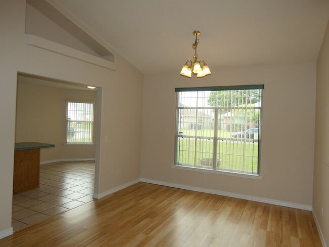 Photo - 3 Bedroom Home Near NAS Pensacola