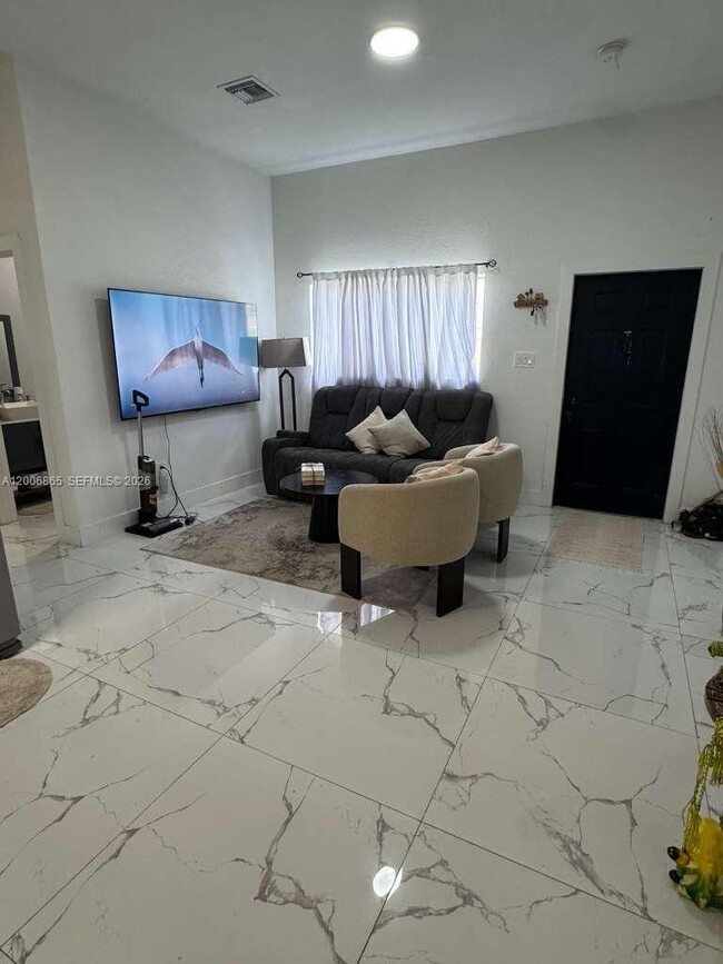 Photo - 25 NW 193rd St