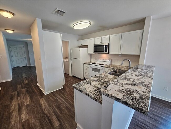 Photo - 16721 Hamilton Point Cir