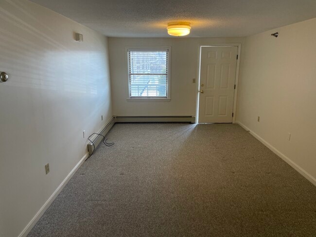 Building Photo - 844 State St Unit 43