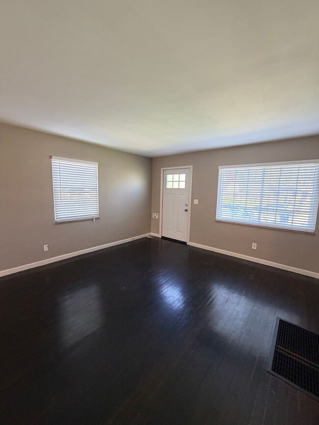 Photo - 713 S Broadleigh Rd Unidad 1