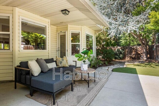 Photo - 2160 Dora Ln