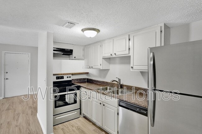 Building Photo - 10825 Key Haven Blvd Rental