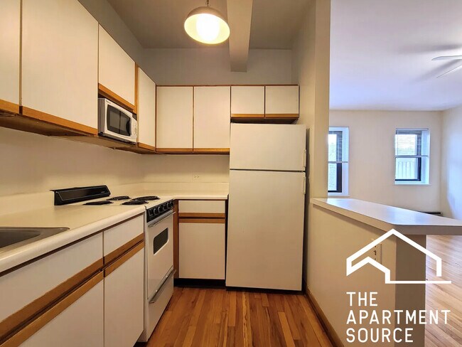 Photo - 634 W Barry Ave Unit 105