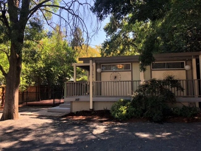 Building Photo - 148 Sequoyah Ave Unit 148 1/2 Sequoyah Ave Rental