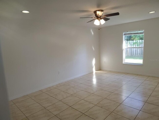 Photo - 141 Inconnu Ct