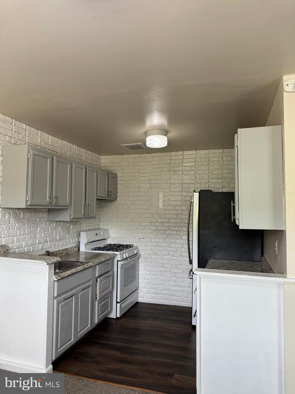 Photo - 5460 85th Ave Unit 202