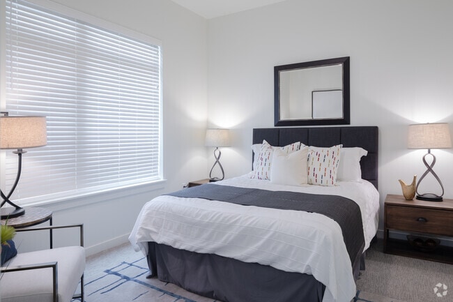 2BR, 2BA - 1,109SF