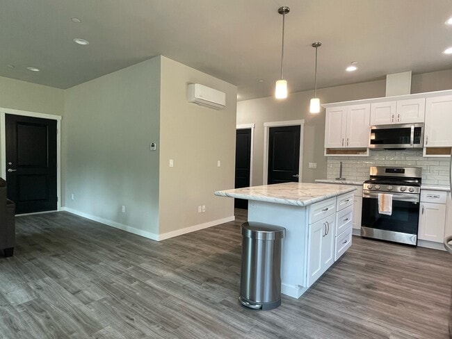 Photo - Silverdele ADU