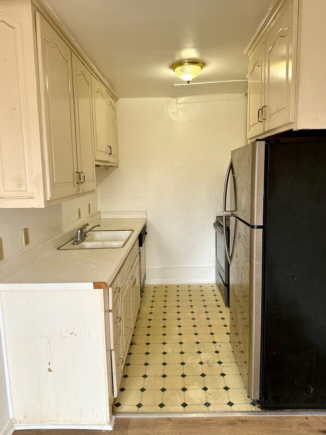 Photo - 550 Harding Pl