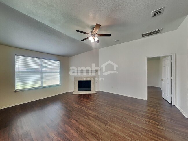 Photo - 931 Wood Brook Dr