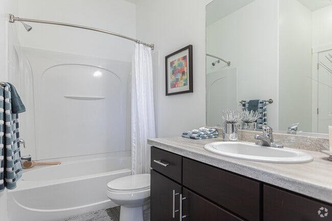 2HAB, 2,5BA - 1.182SF - San Tropez Apartments & Townhomes