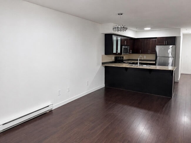 13958-13108 108 Ave Unit 107