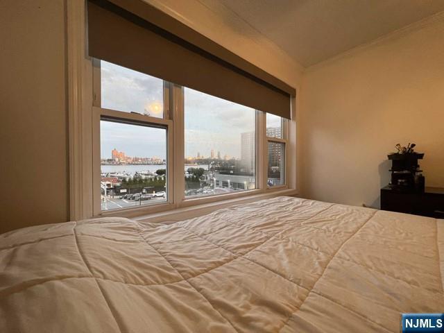 Building Photo - 11 Beverly Pl