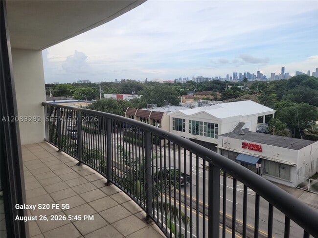 Building Photo - 1690 SW 27th Ave Unit 501