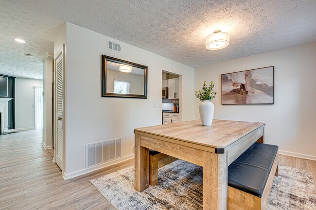 Photo - 2056 Sitser Ln Unidad C