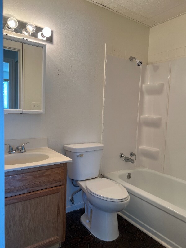 Photo - 806 13th St NE Unit 1