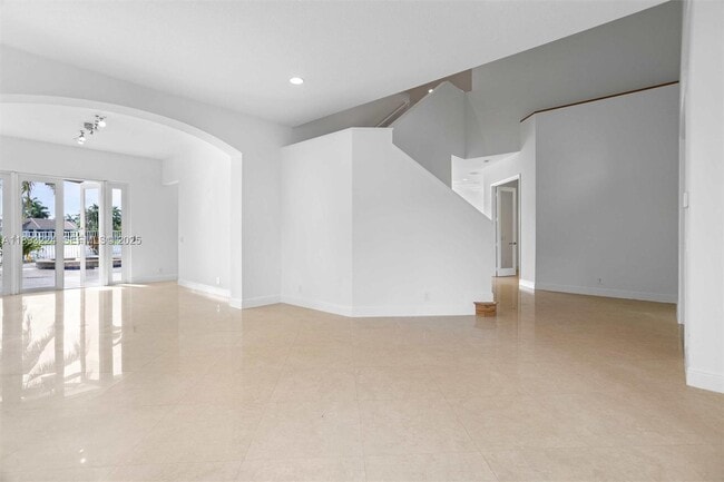 Photo - 926 Marina Dr