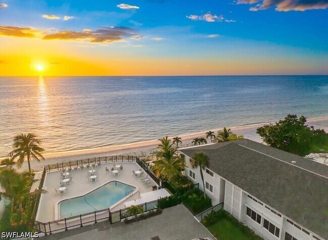 Building Photo - 1065 Gulf Shore Blvd N Unit 205