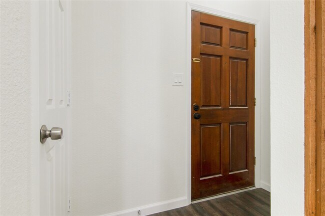 Photo - 6401 Deihl Rd Unit 606