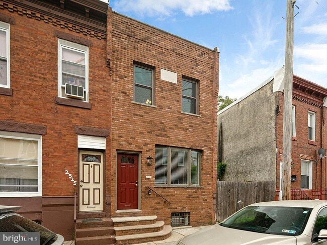 Photo - 2527 S Marshall St Townhome