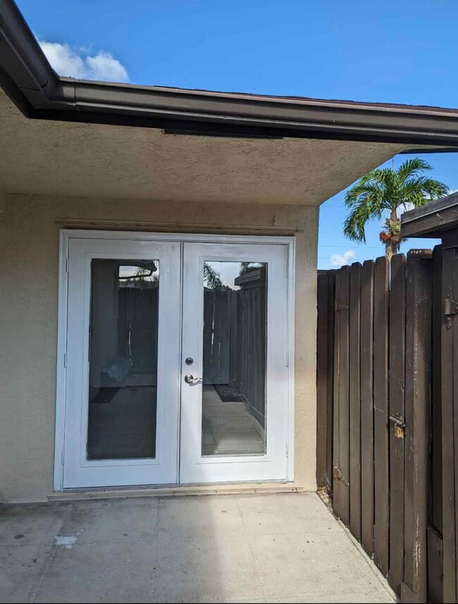 Photo - 1504 Waterview Cir