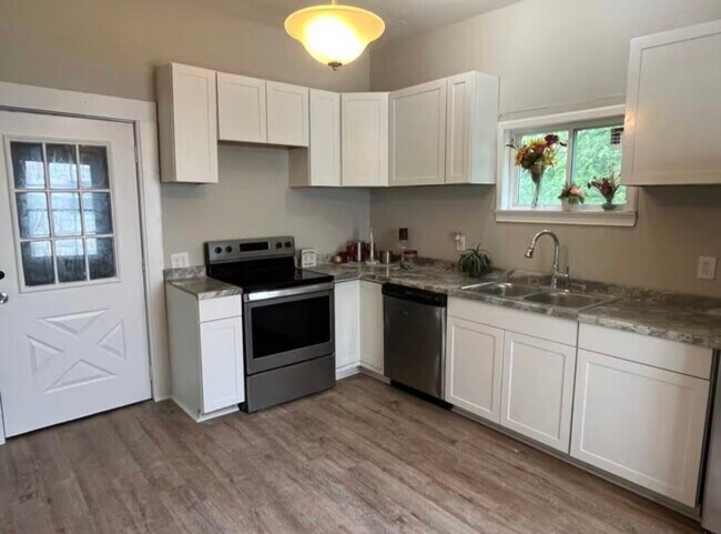 Photo - 222 Telfair St