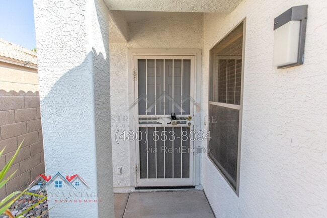 2219 E Ruby Ln