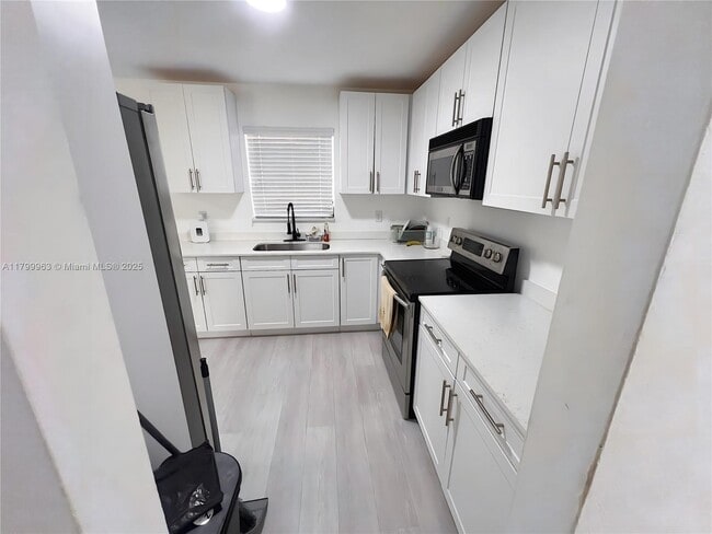 Photo - 3361 NW 5th Pl House