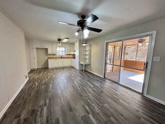 Photo - 2805 2nd Pl NW