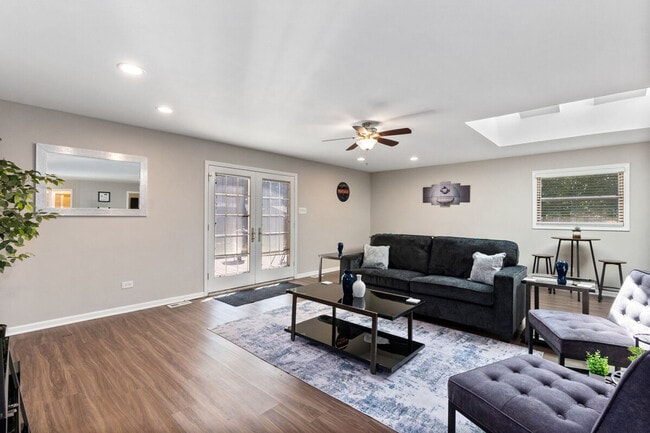 Building Photo - 6815 W 87th St Rental