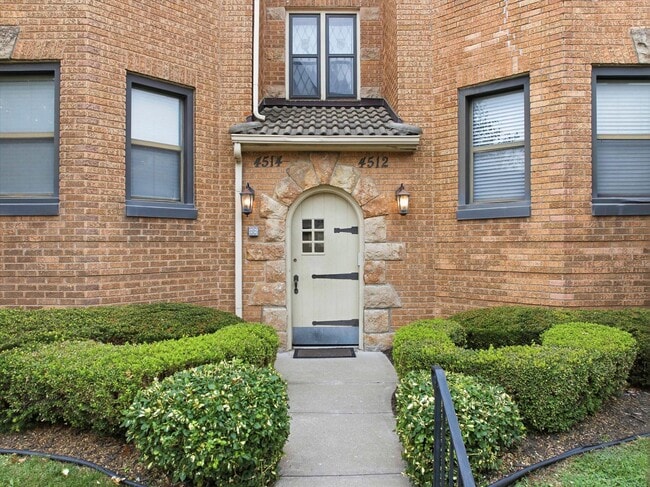 4514 Broadway Unit #2A