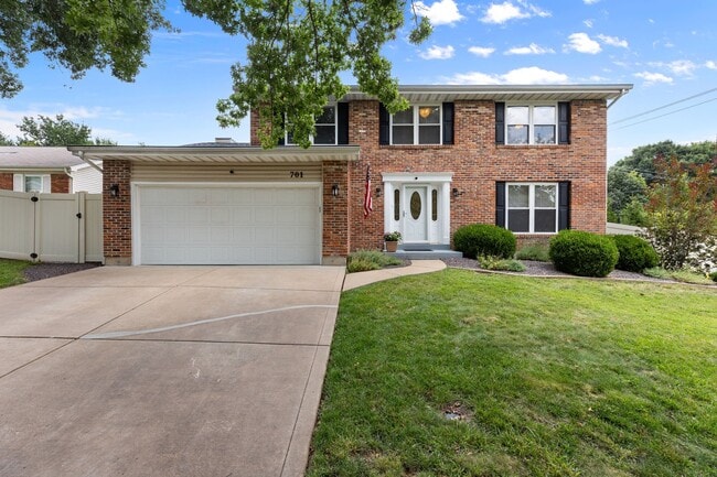 Building Photo - 701 Oak Run Ln
