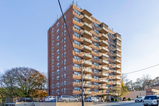 Photo - 385 McLean Ave