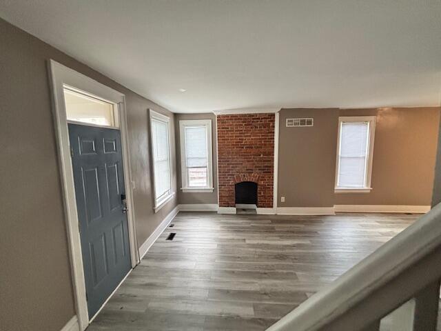 Building Photo - 880 E Whittier St Rental
