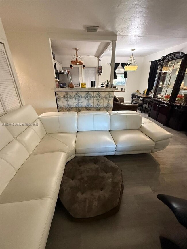 Photo - 3 bedroom in Miami Spring FL 33166