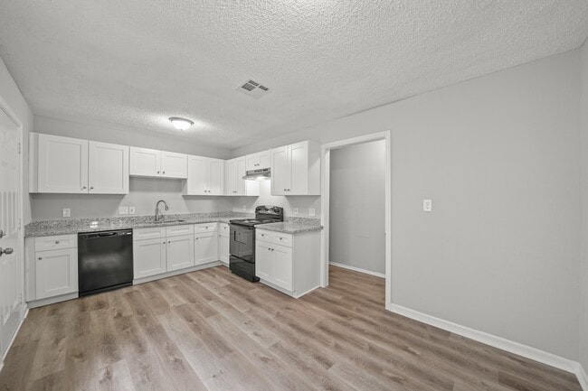 Photo - 1100 Gilbert Ave