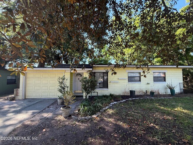 Photo - 7118 Pellias Rd