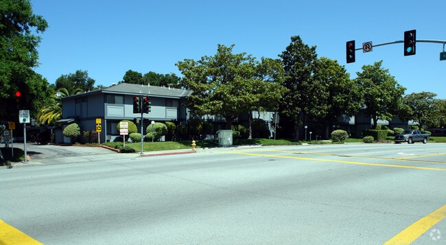 Photo - Los Gatos Oaks Apartments