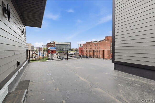 Photo - 136 Seneca St