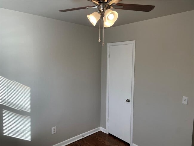 Photo - 228 W 9th St