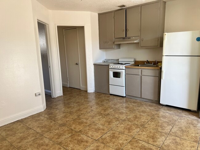 Photo - 404 Center St Unidad c