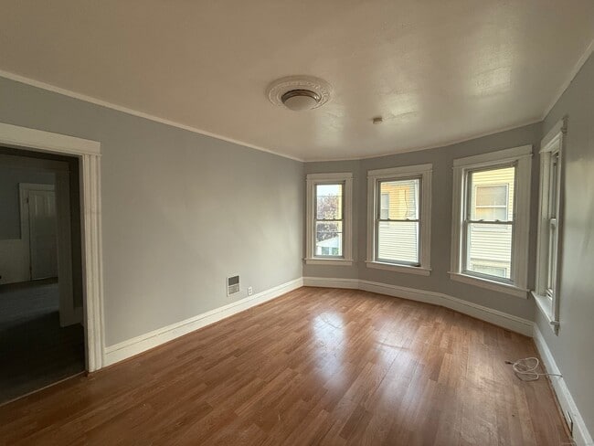 Photo - 642 William St Unit 2