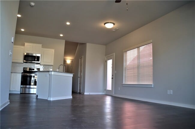 Photo - 3912 SW Peachwood Dr