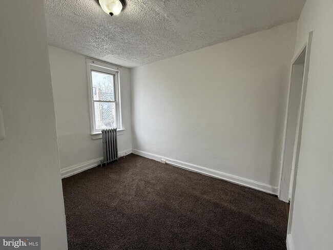 Photo - 3237 Hartville St