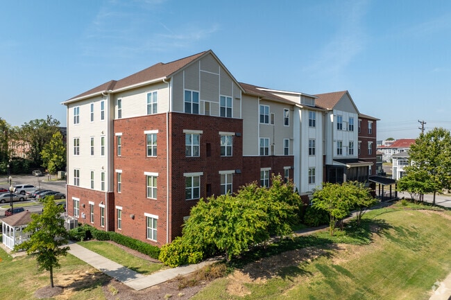 Photo - Cleaborn Pointe at Heritage Senior Apartments