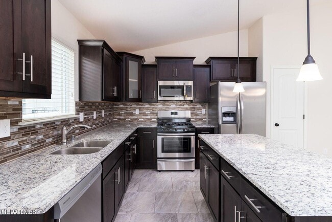 Photo - 13486 Doncaster St