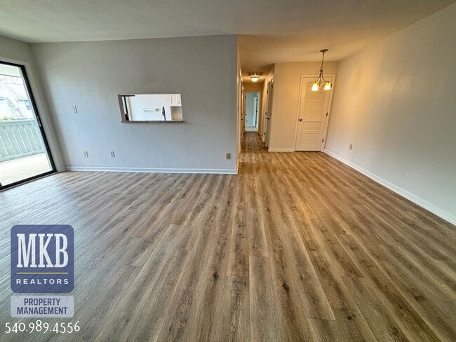 Photo - 2527 Gatehouse Ln