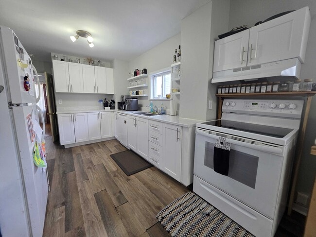 Photo - 401 MacDonnell St